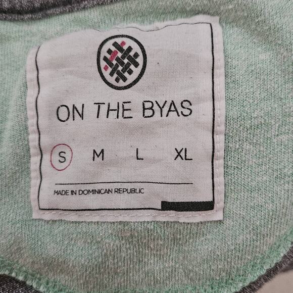 On the Byas Gray and Blue Pocket Tee Size Small - Picture 3 of 4
